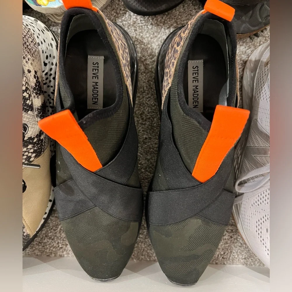 Steve Madden shoes - size 9 - used both in excellent condition, $40 each - Picture 3 of 4